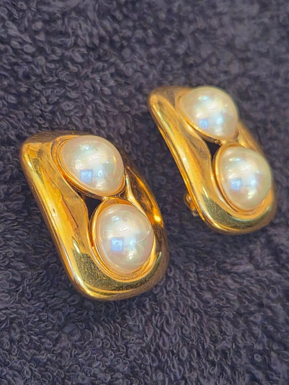 Vintage 1981 GUCCI Gold Tone Double Faux Pearl Clip-On Earrings